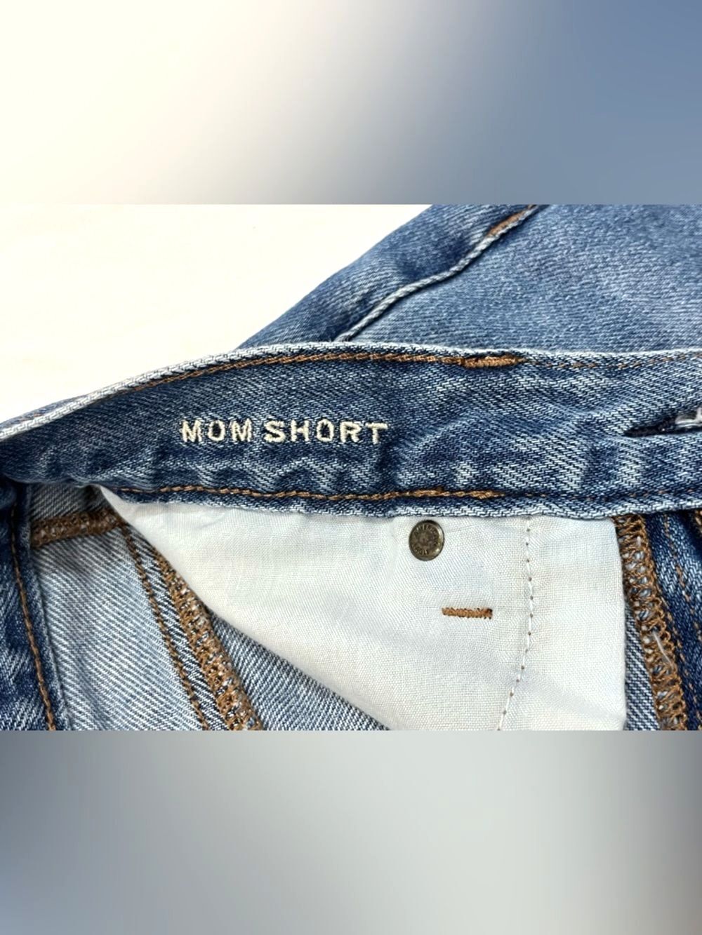 American Eagle Outfitters Women’s Mom Short Blue Denim Cuffed Jean Shorts Size 4 - Picture 10 of 16